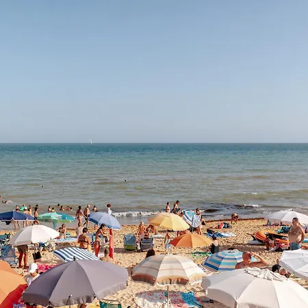 아파트 By Mycelia *